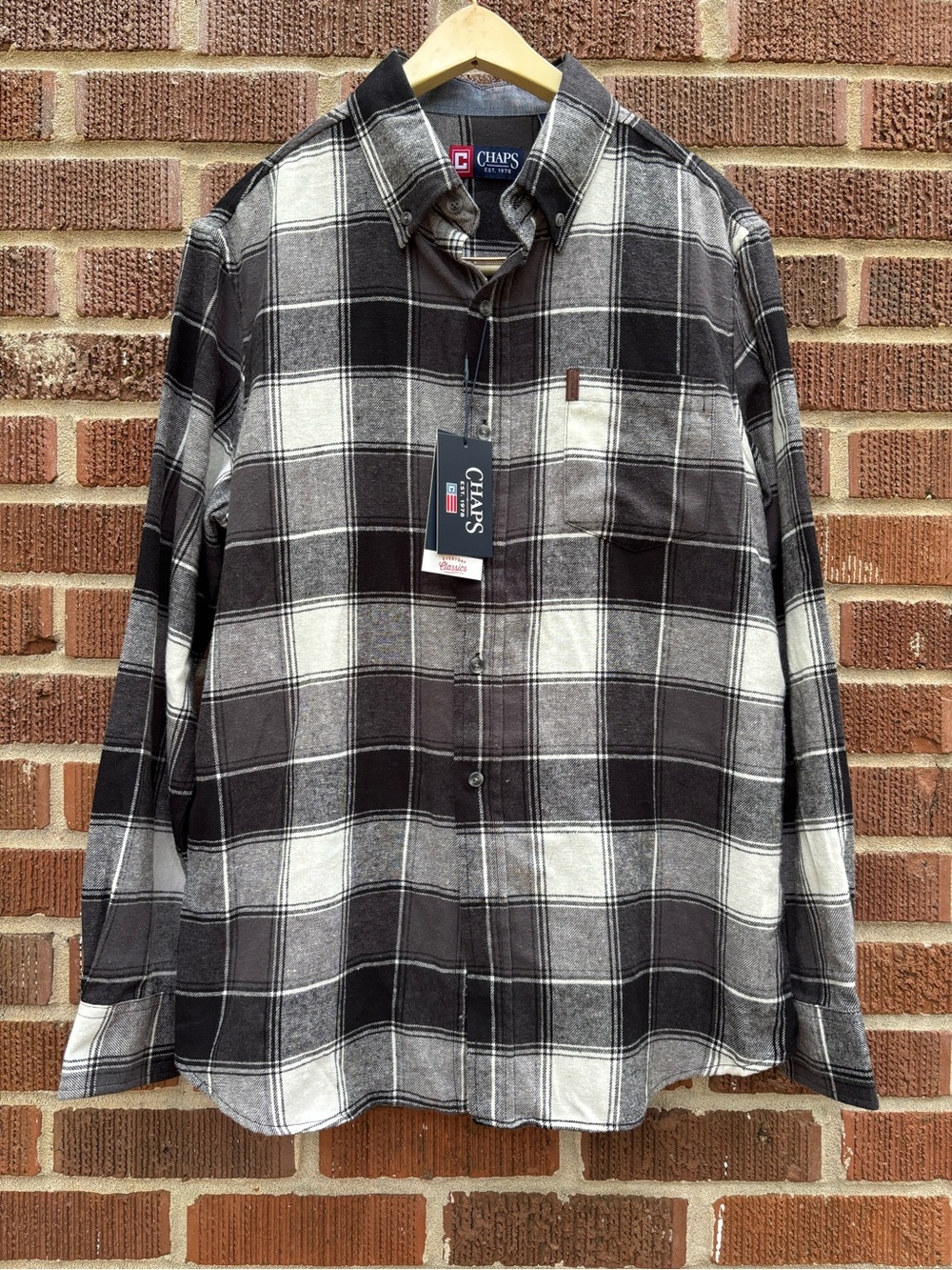 Chaps Men Sz M Flannel White Black Plaid Long Sleeve Button Down Shirt NEW